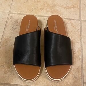 Adrienne Vittadini Black Leather Slide Sandals